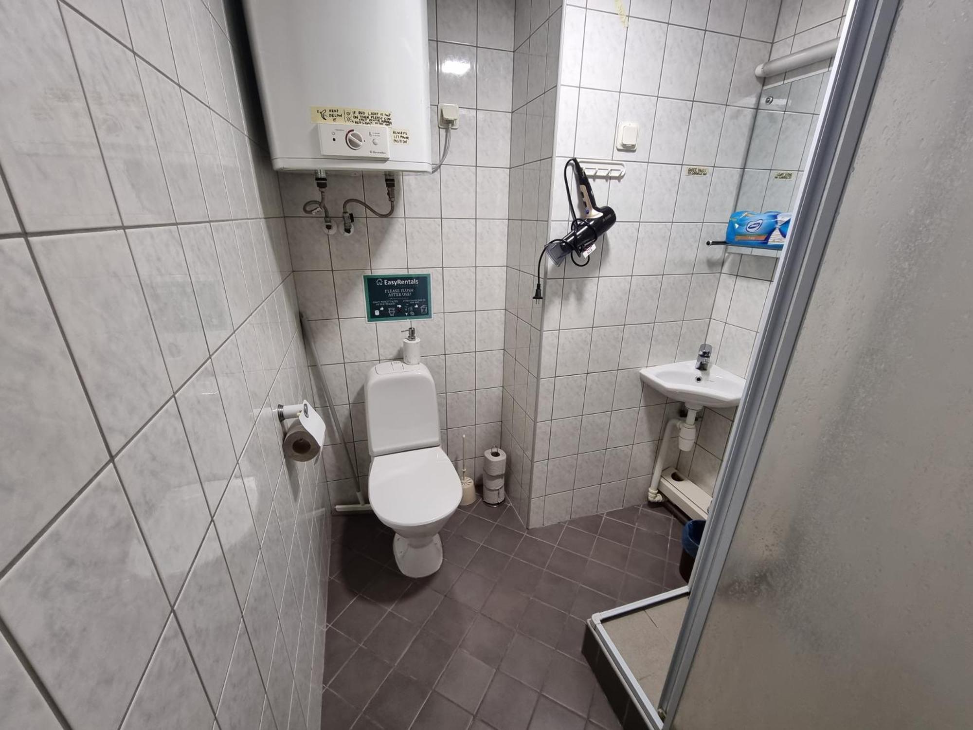 Room Near City Center Harbour 塔林 外观 照片